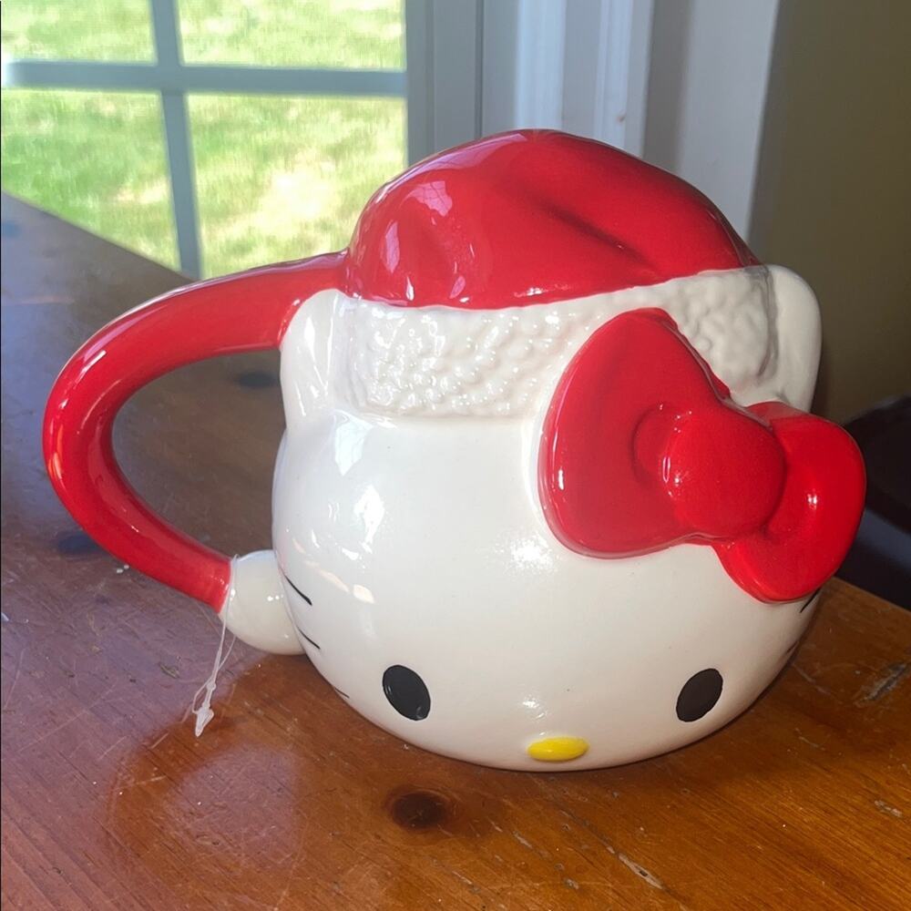 New Sanrio Hello Kitty Christmas Holiday Sculpted 3D Santa Hat Ceramic 16oz Mug